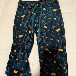 Pajamagram holiday garland bottoms